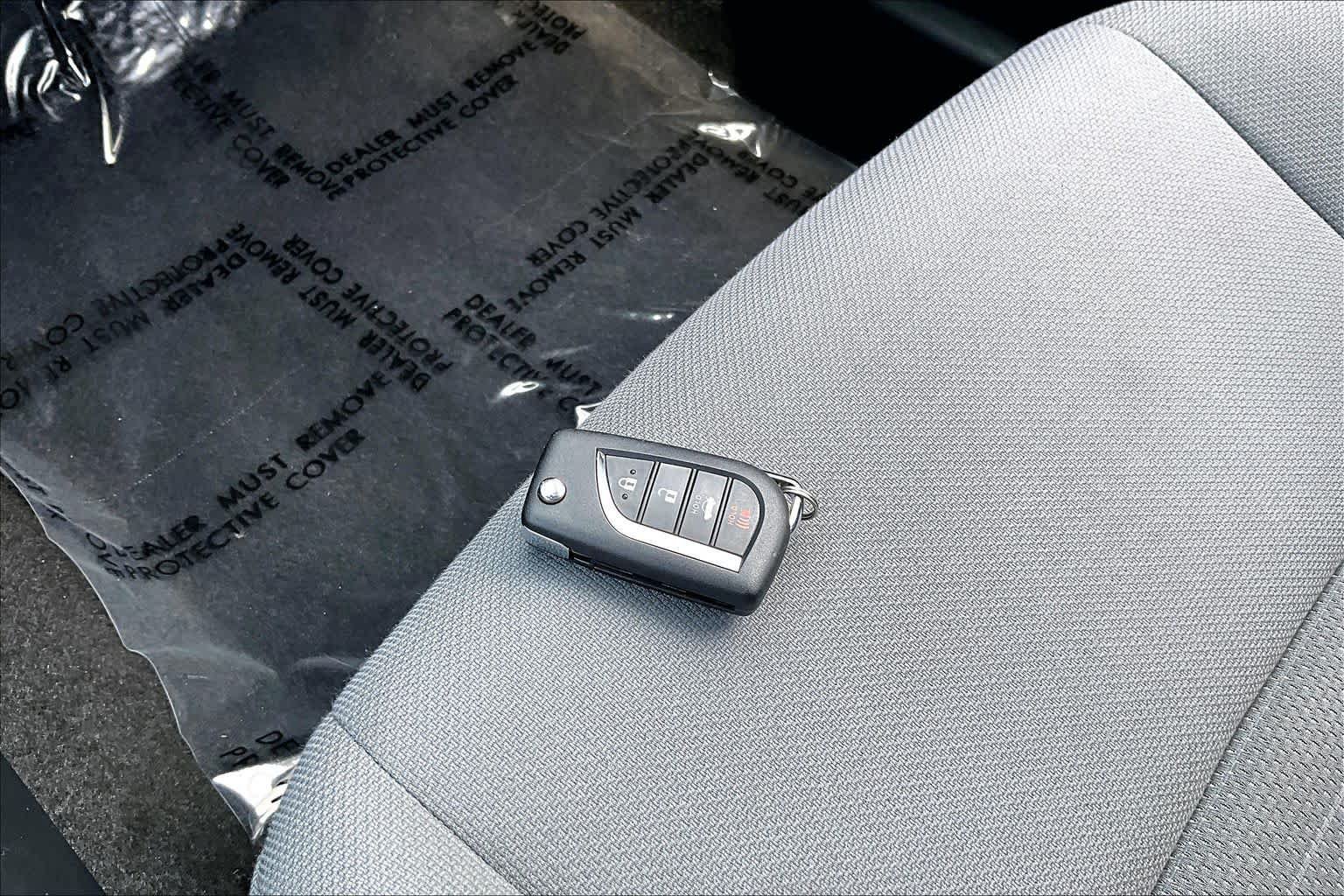 Used 2021 Toyota Corolla SE w/ Carpet Mat Package (TMS) FWD image 14