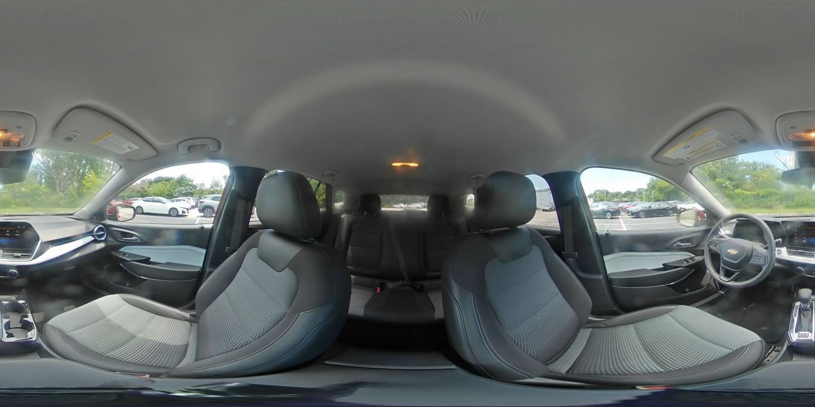 Used 2025 Chevrolet Trax LT FWD image 41