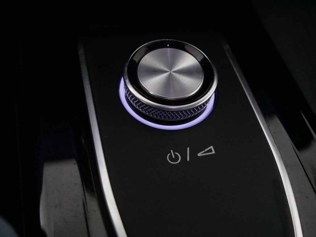 Used 2025 Buick Enclave Avenir w/ Trailering Package, 5000 lbs. image 26