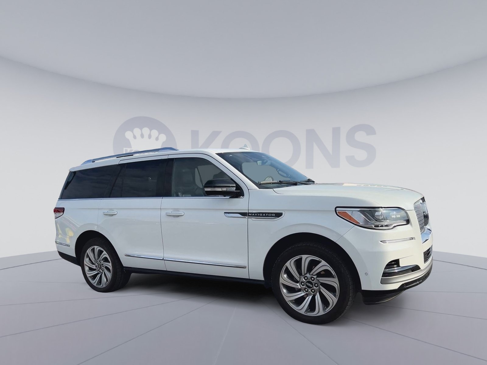 Used 2023 Lincoln Navigator Reserve AWD/4WD image 4