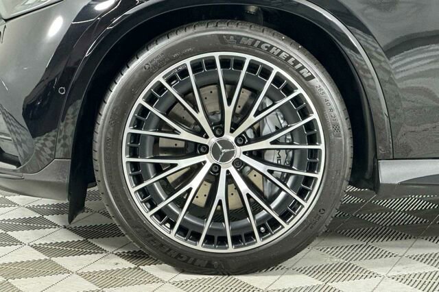 Certified 2025 Mercedes-Benz GLC 43 AMG 4MATIC image 32