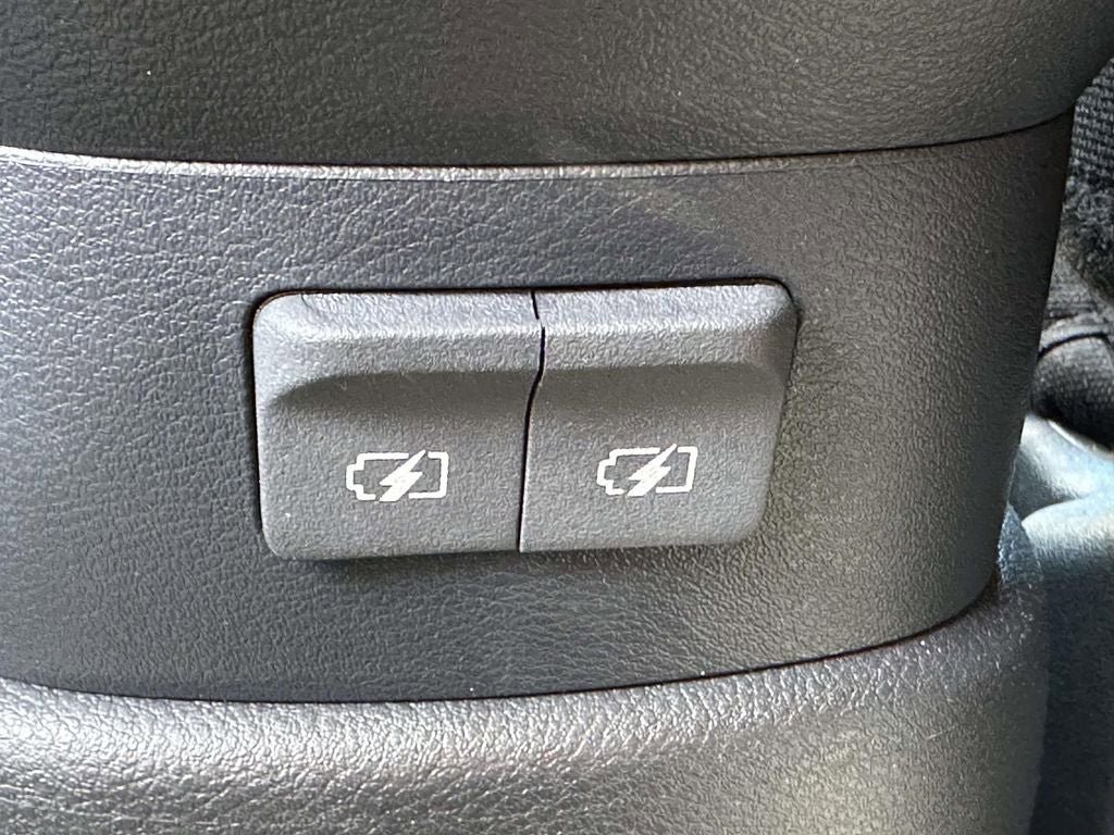 Used 2024 Nissan Kicks S FWD image 15
