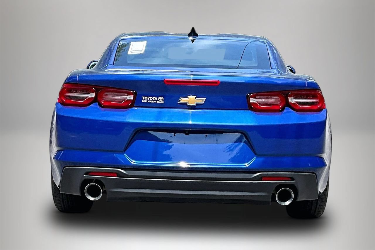Used 2023 Chevrolet Camaro LT RWD image 6