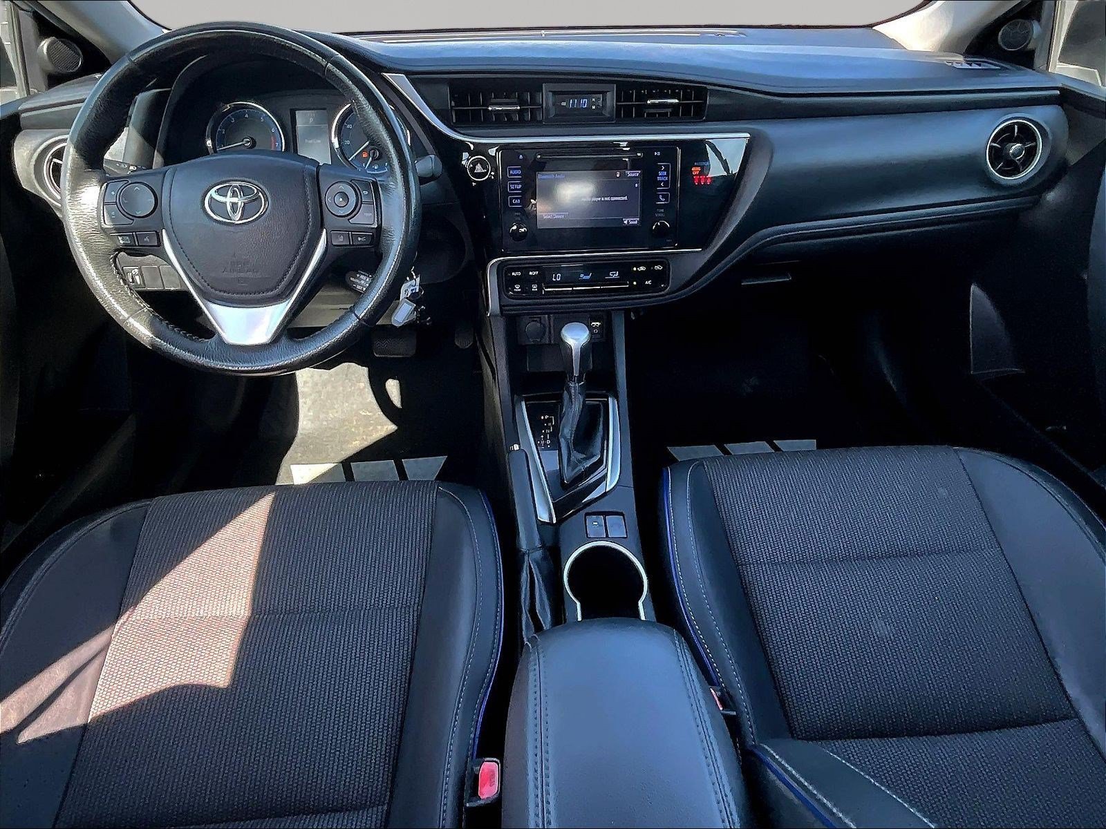 Used 2018 Toyota Corolla SE w/ Carpet Mat Package (TMS) FWD image 7