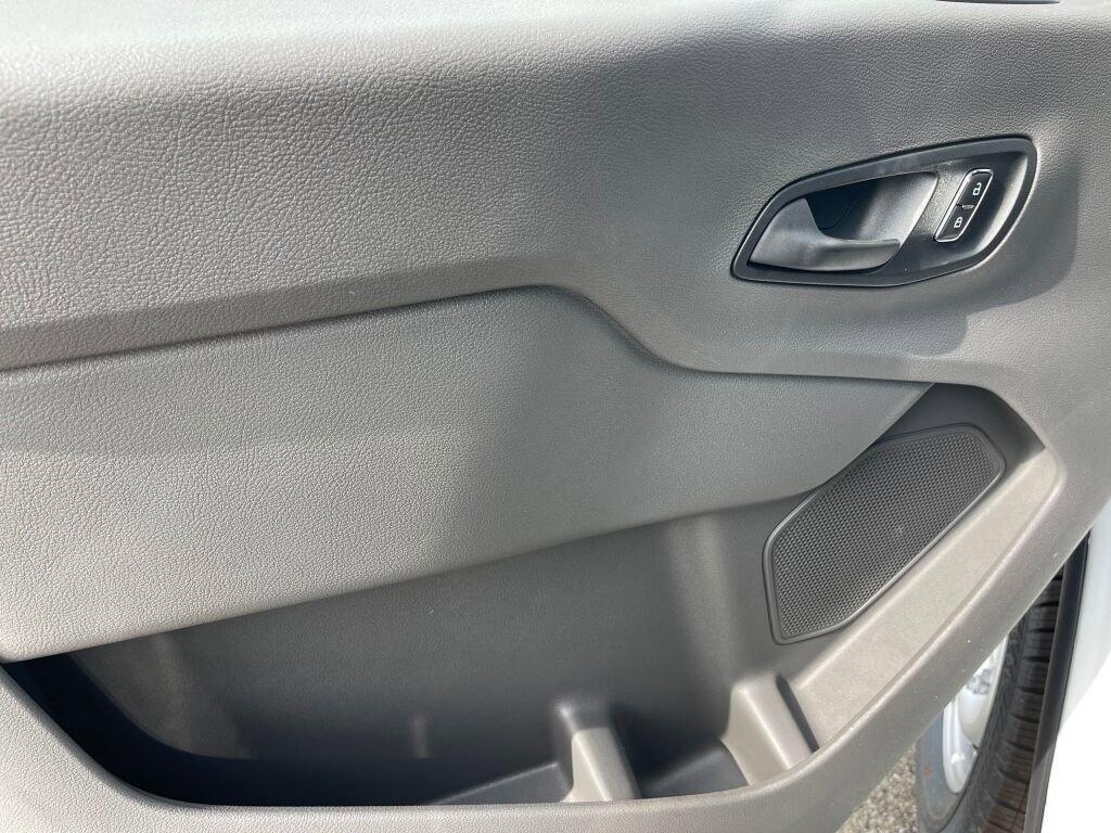 New 2025 Ford Transit 250 148 Medium Roof image 7