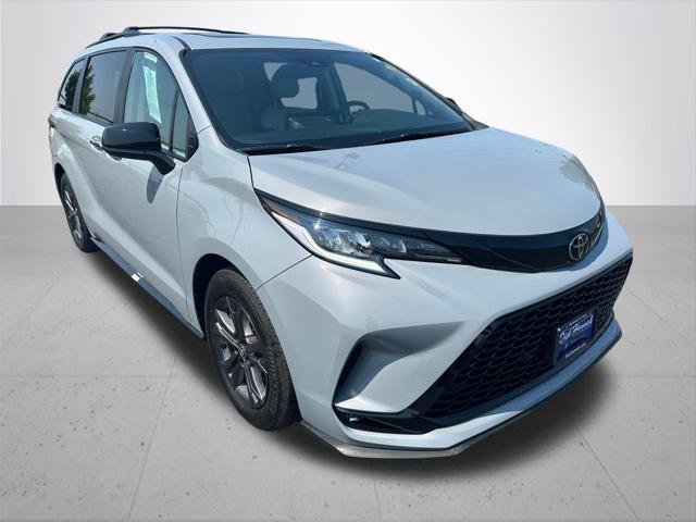 Certified 2026 Toyota Sienna XSE AWD/4WD image 6