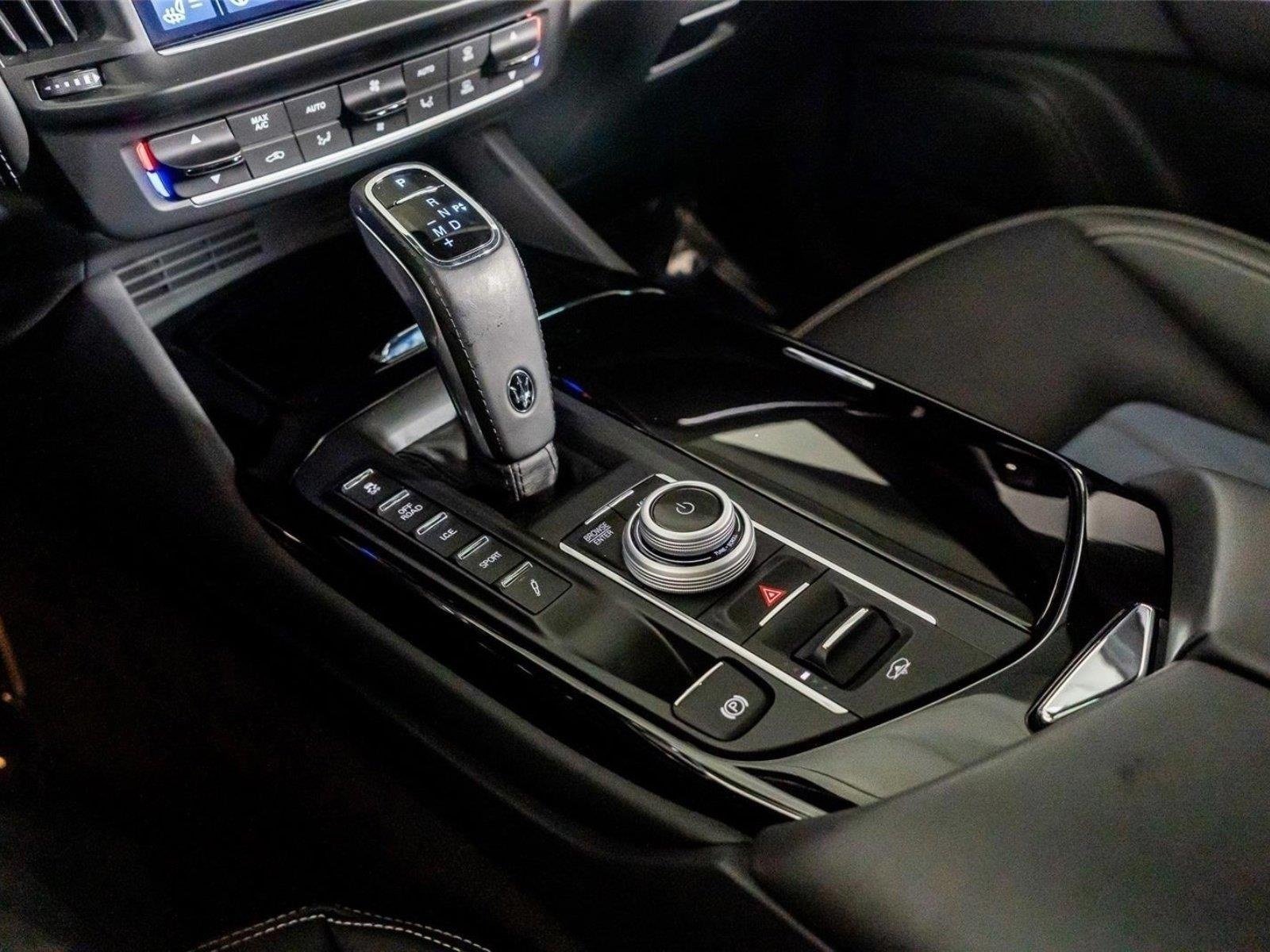 Used 2023 Maserati Levante GT AWD/4WD image 36