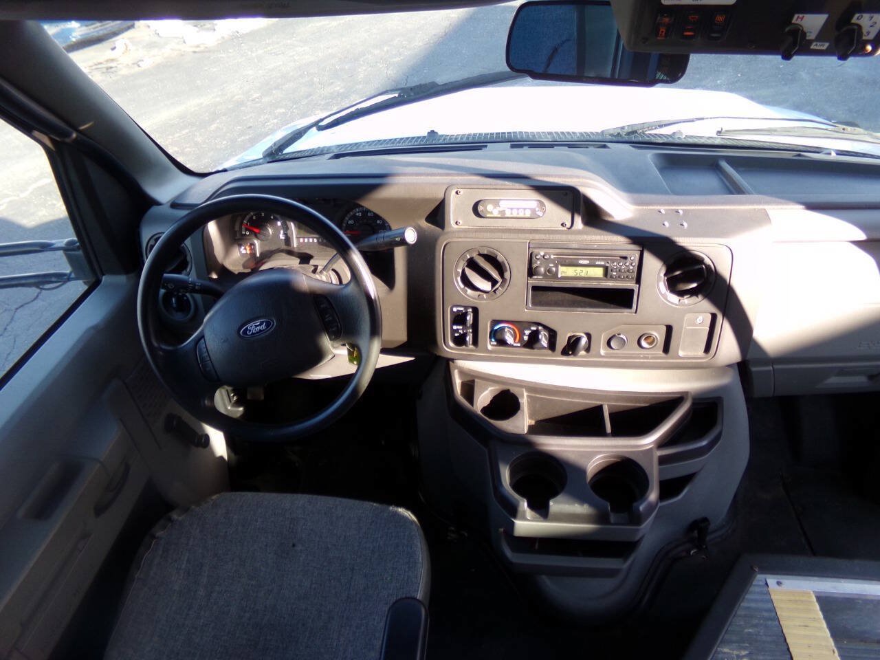 Used 2019 Ford E-450 and Econoline 450 Super Duty w/ Shuttle Bus Prep Package RWD image 25