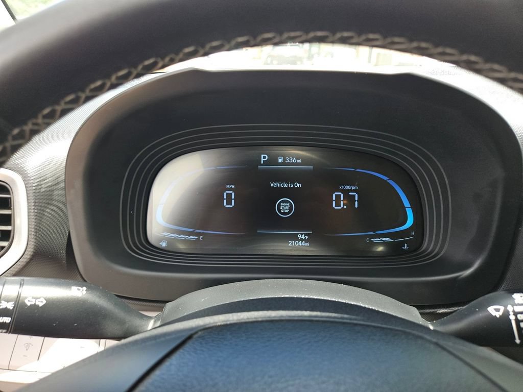 Used 2025 Hyundai Venue SEL FWD image 19