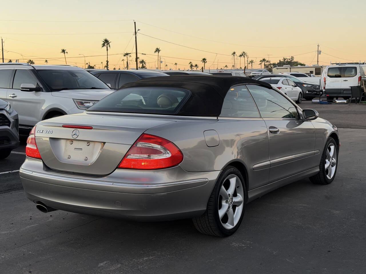Used 2005 Mercedes-Benz CLK 320 Cabriolet image 32