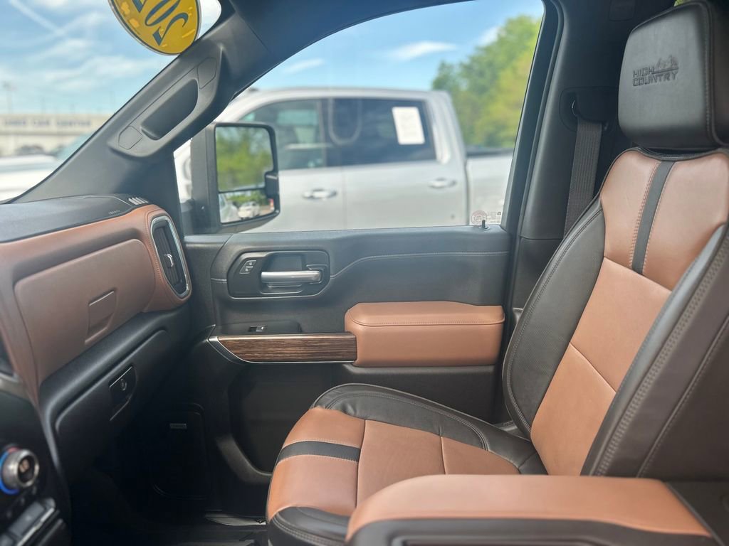 Used 2022 Chevrolet Silverado 3500 High Country w/ LPO, Hitch Package AWD/4WD image 11