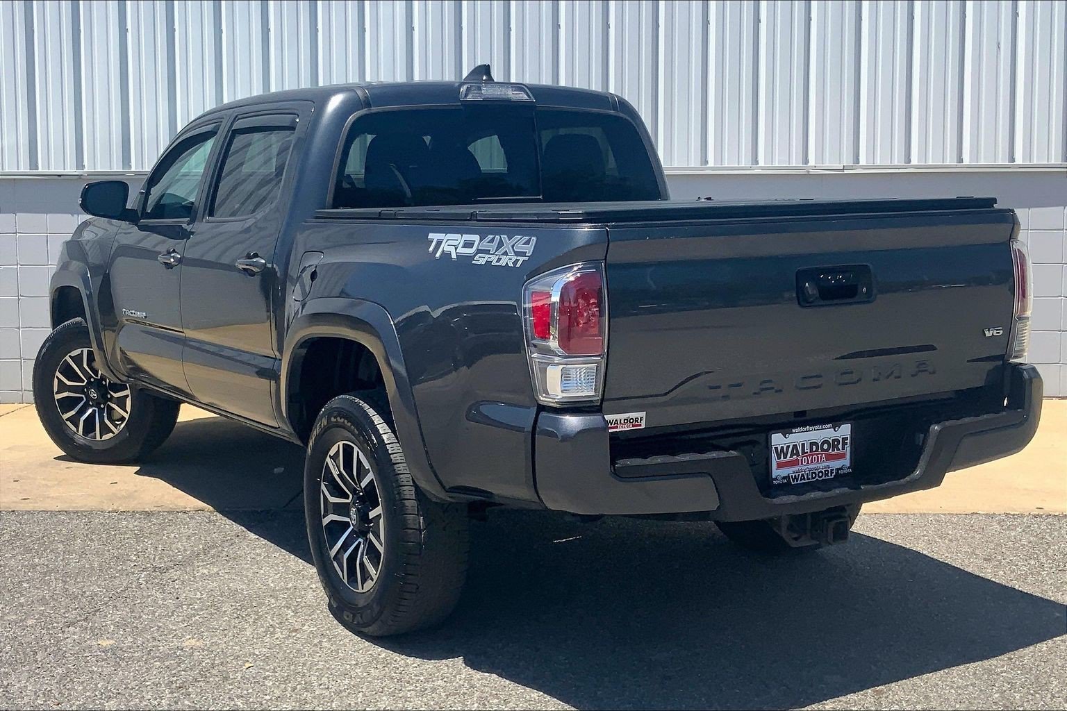 Used 2020 Toyota Tacoma TRD Sport AWD/4WD image 15