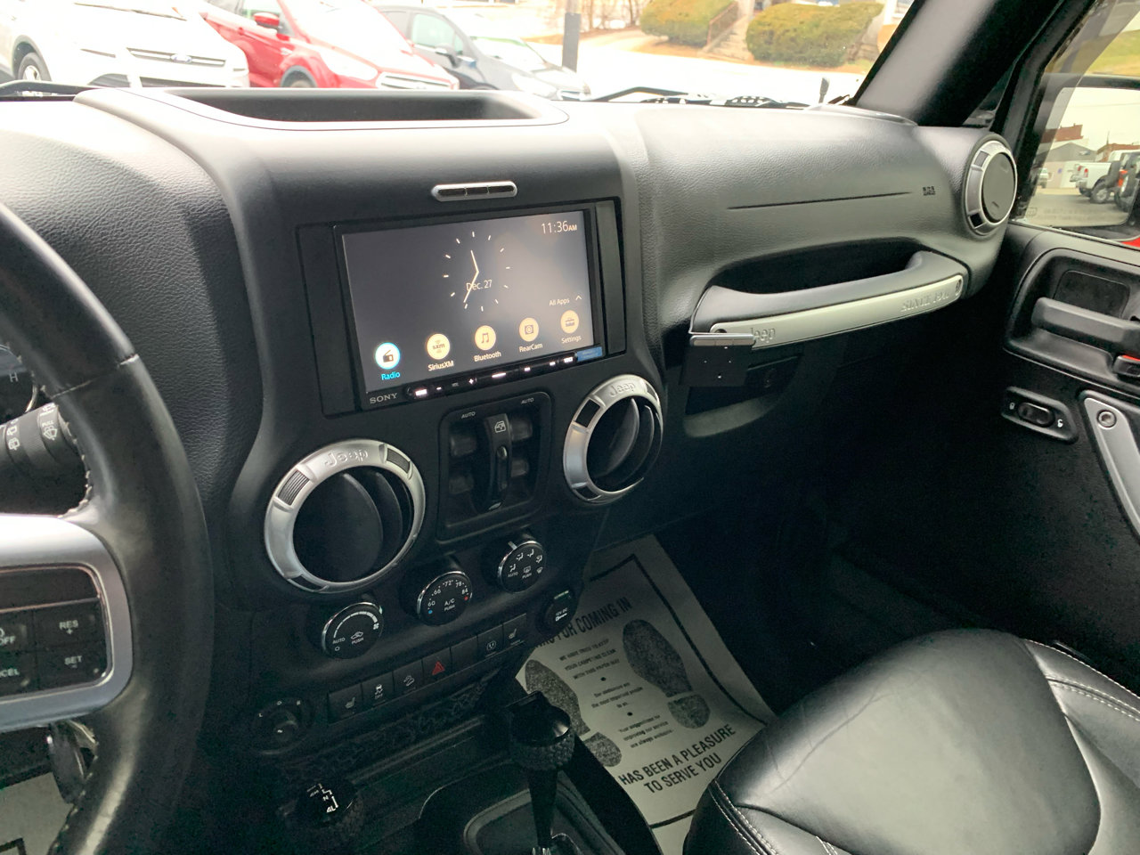 Used 2015 Jeep Wrangler Unlimited Rubicon image 19