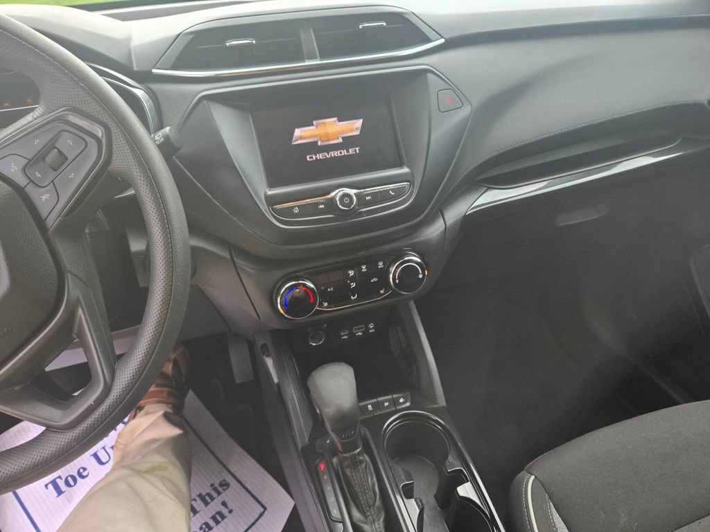 Used 2022 Chevrolet TrailBlazer LT FWD image 9