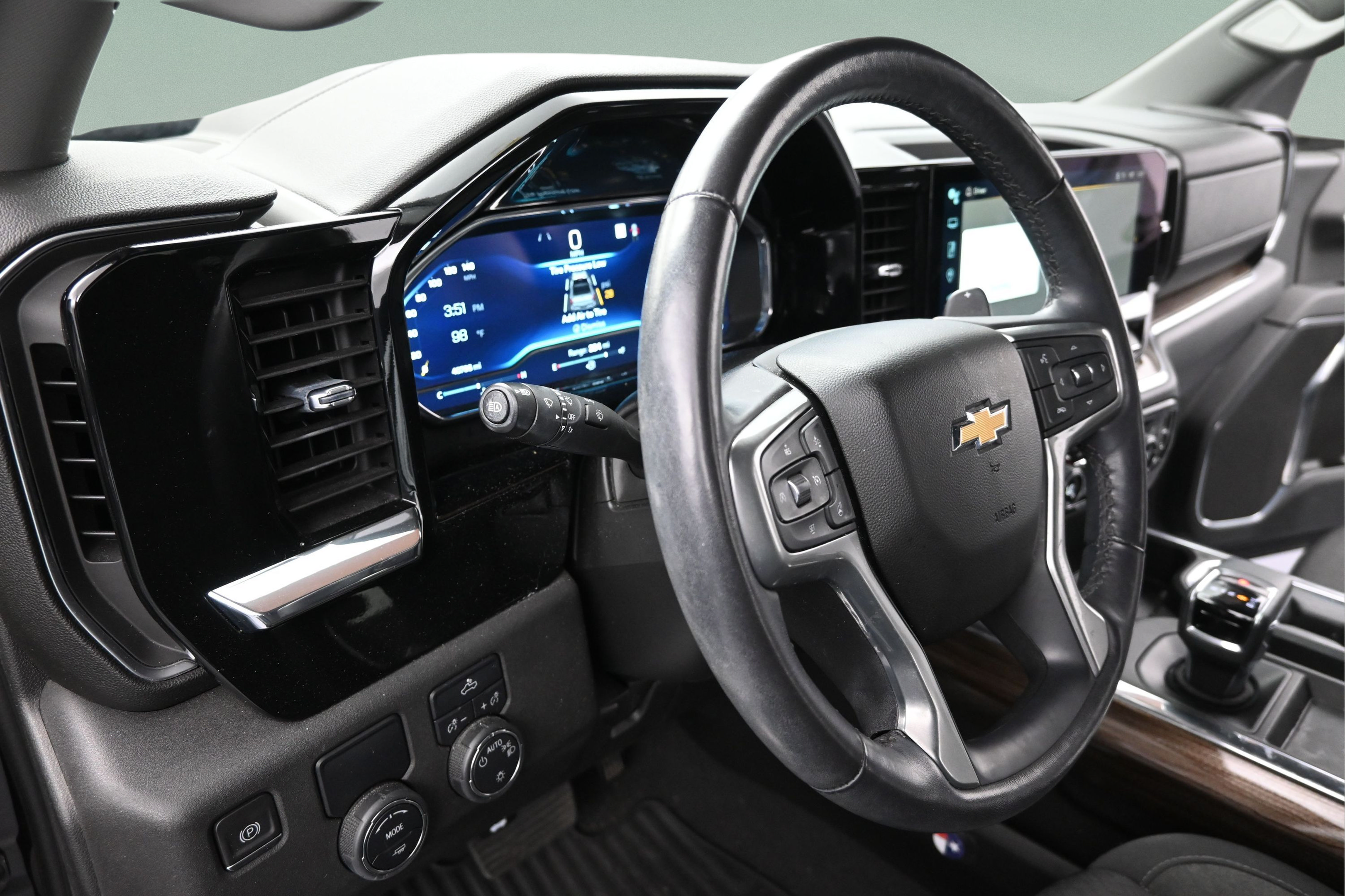 Used 2023 Chevrolet Silverado 1500 LT RWD image 12