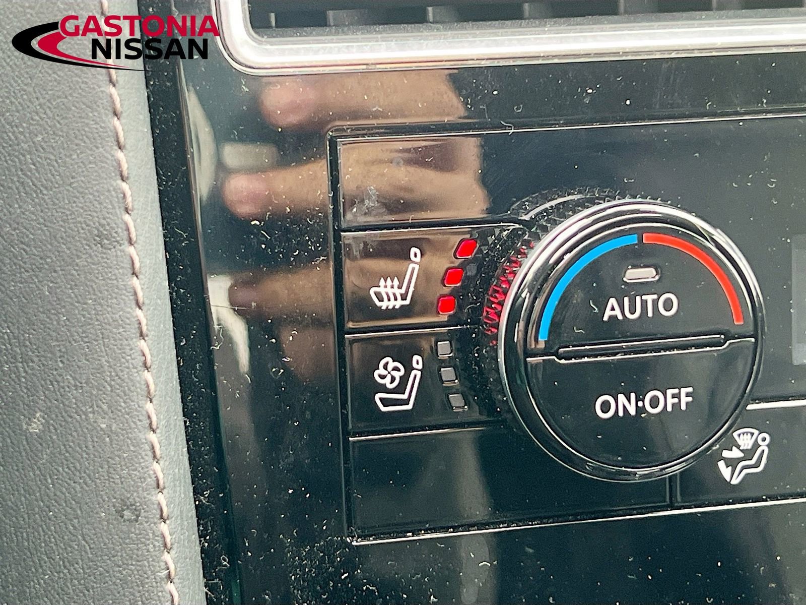 Used 2024 Nissan Armada Platinum w/ Captain's Chairs Package image 26