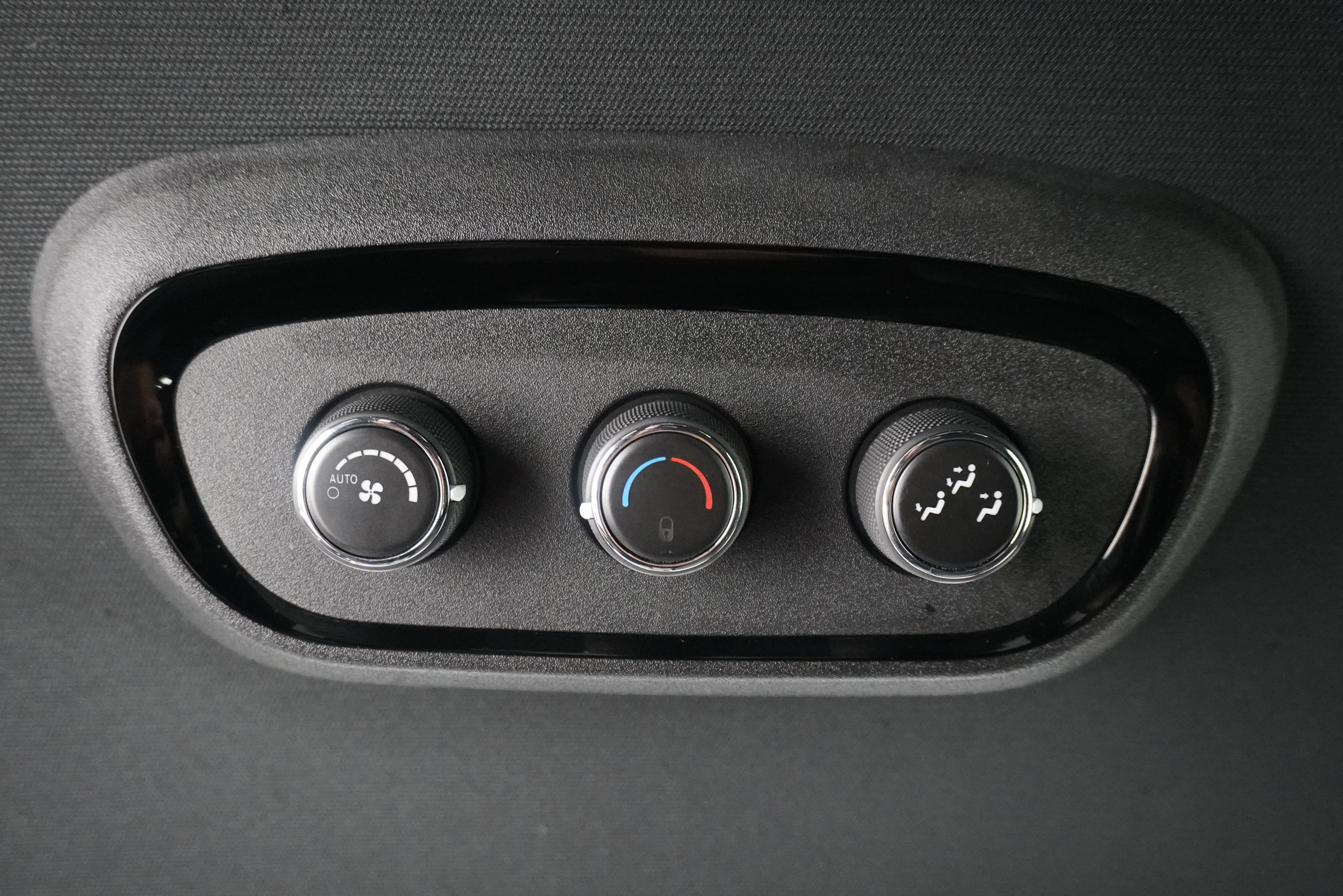 Used 2023 Dodge Durango GT RWD image 15