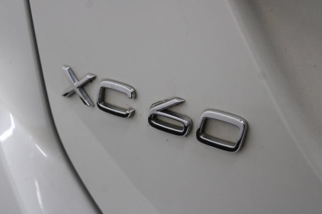 Used 2017 Volvo XC60 T6 Dynamic w/ Preferred Option Package AWD/4WD image 8