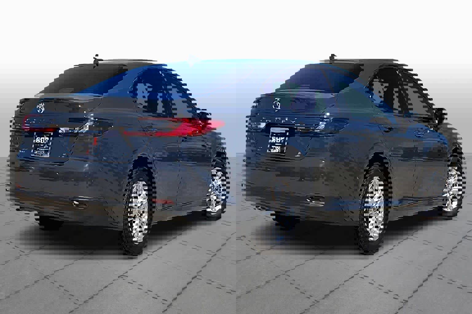 Used 2025 Toyota Camry LE image 12