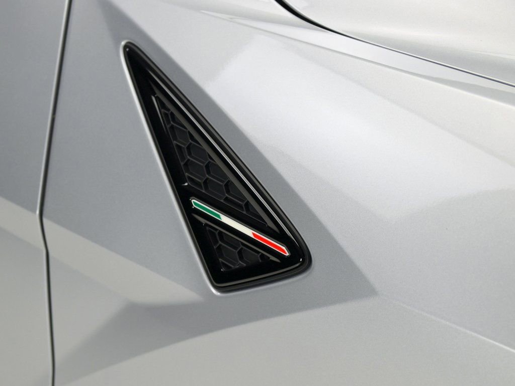 Used 2025 Lamborghini Urus SE image 23