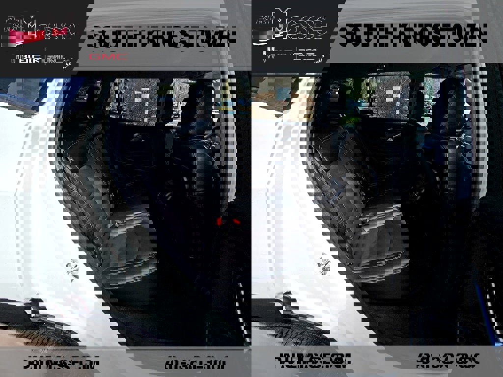 Used 2024 GMC Terrain SLT image 19