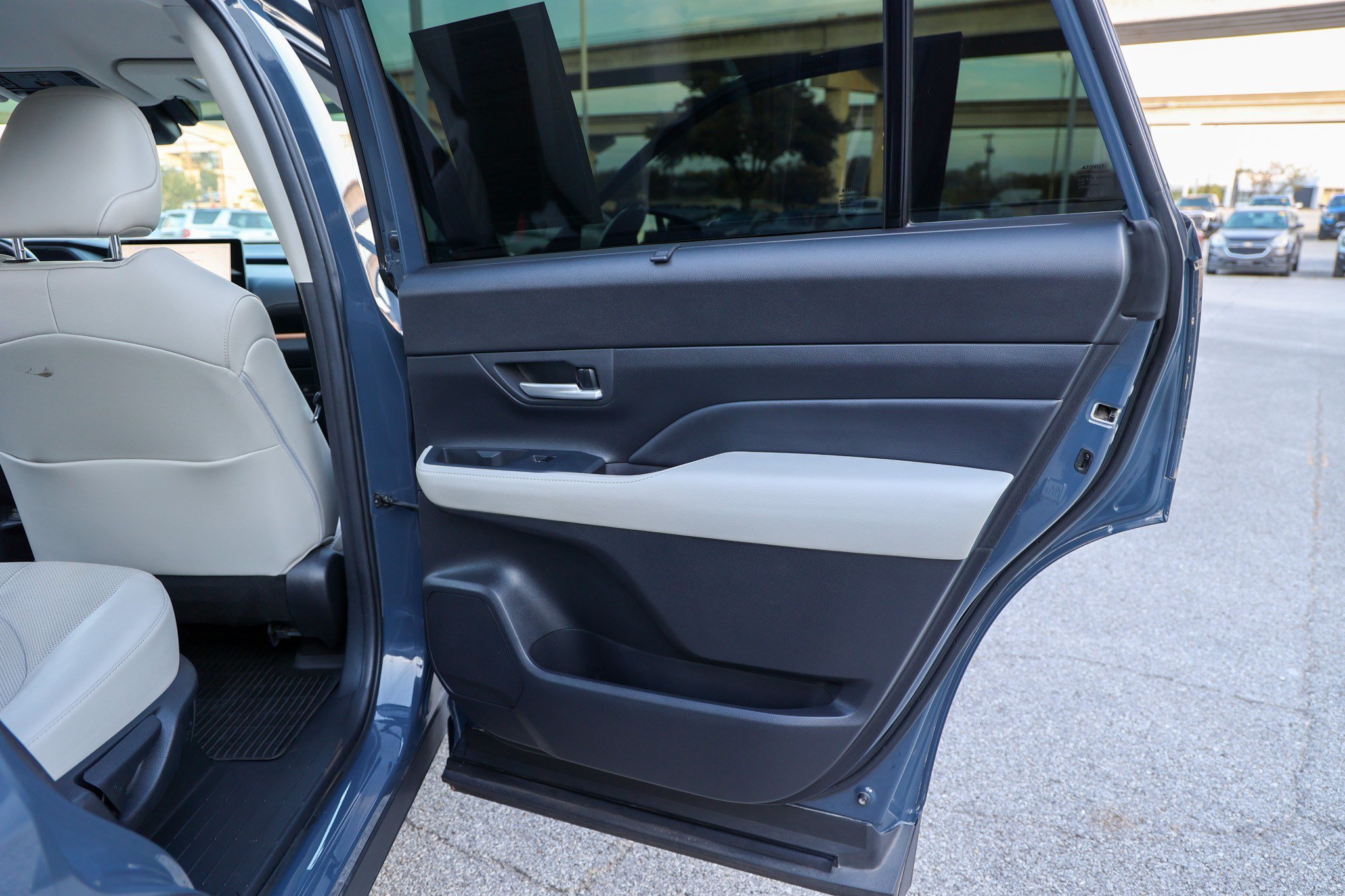 Certified 2024 Toyota Grand Highlander FWD image 38