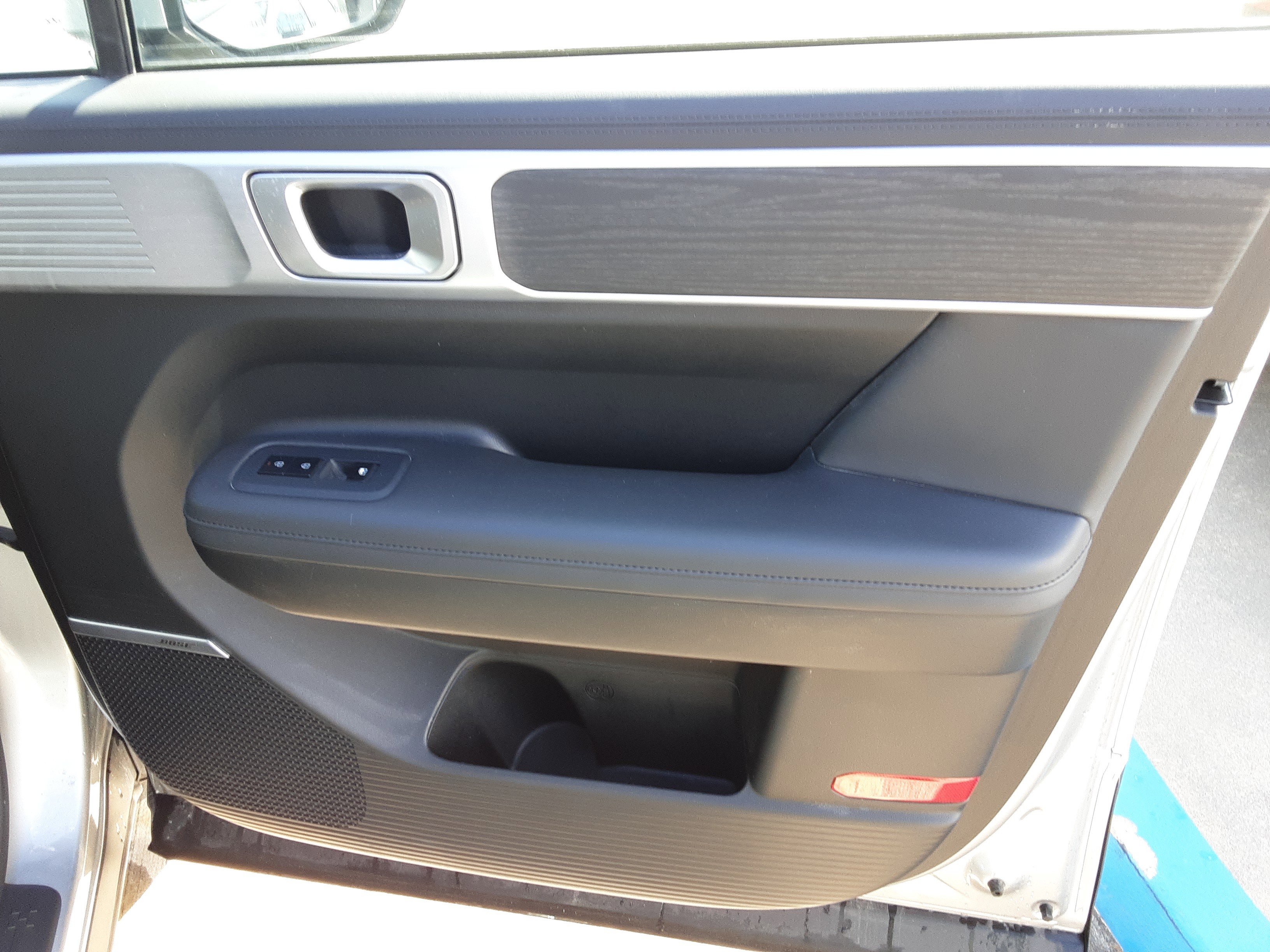 Used 2024 Hyundai Santa Fe Limited image 16