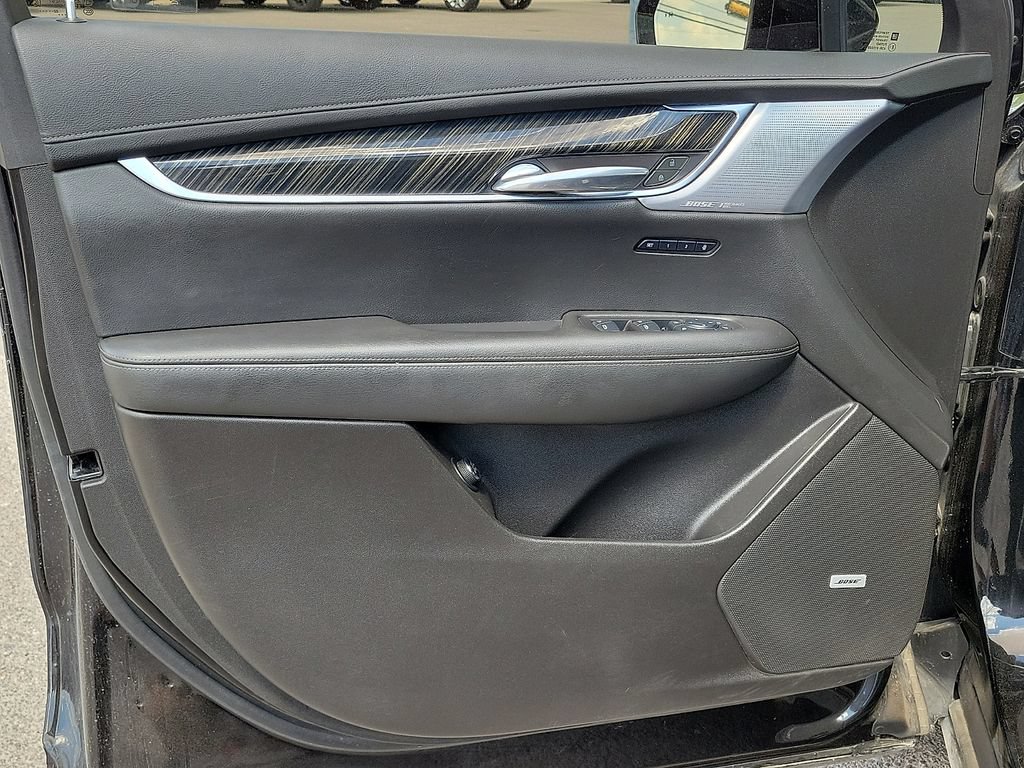Used 2023 Cadillac XT6 Premium Luxury FWD image 22