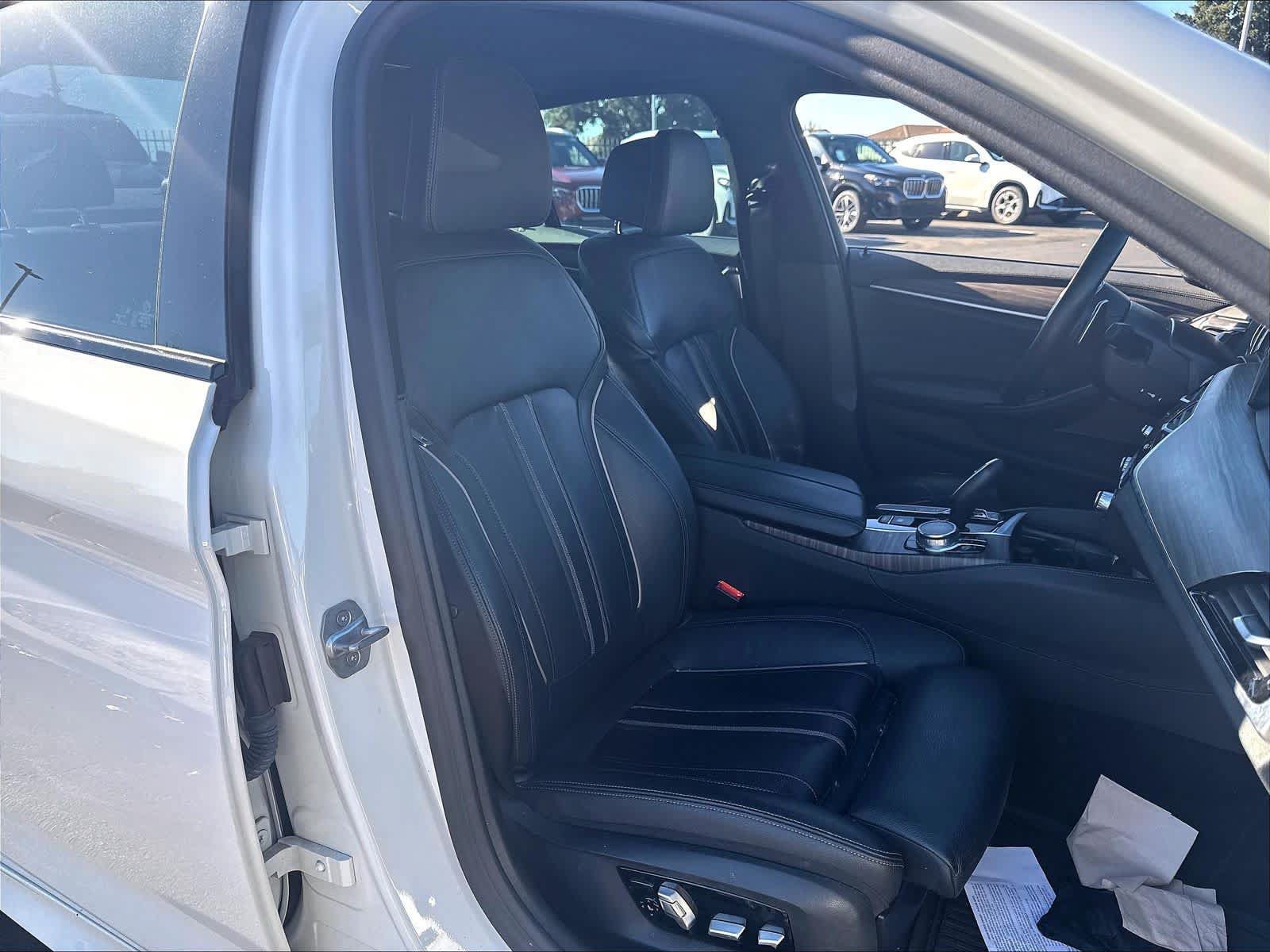 Used 2018 BMW 540i w/ M Sport Package RWD image 30