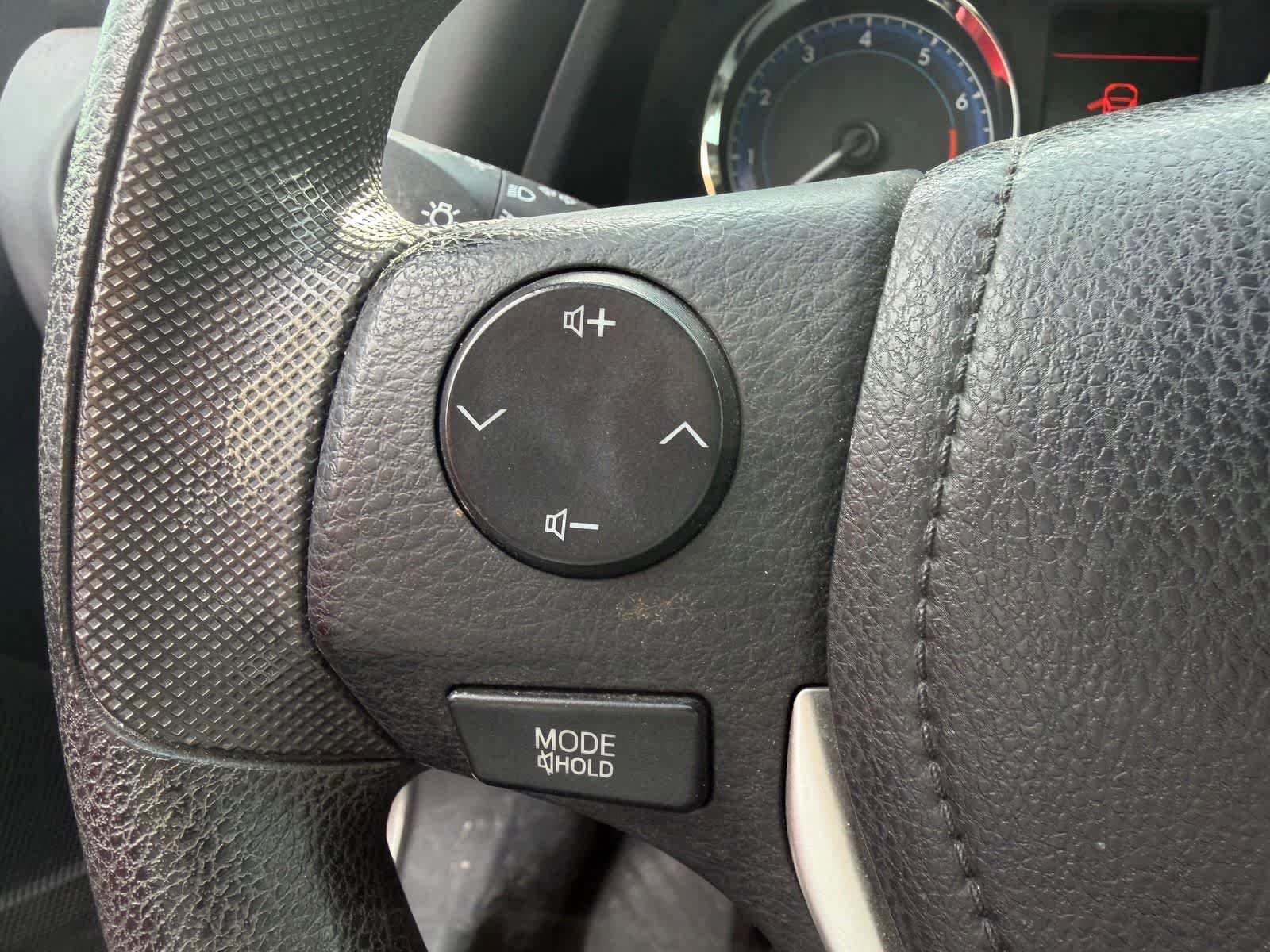 Used 2019 Toyota Corolla LE w/ Carpet Mat Package (TMS) FWD image 9