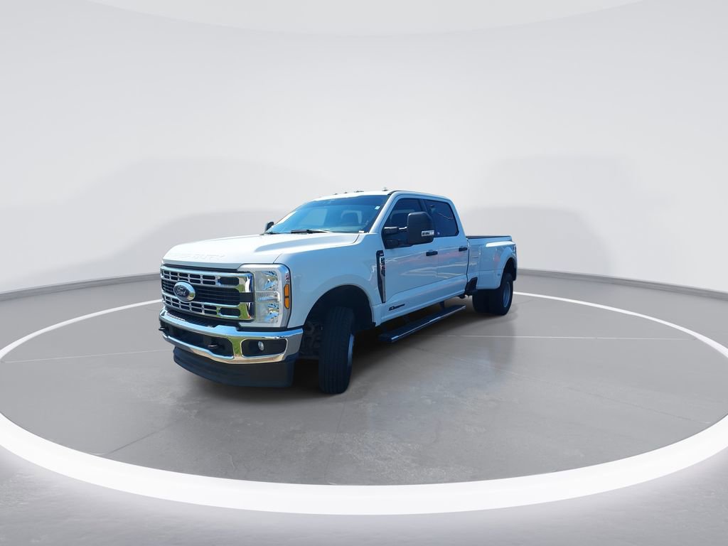 Used 2024 Ford F350 XLT image 4