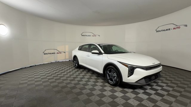 New 2026 Kia K4 FWD image 2