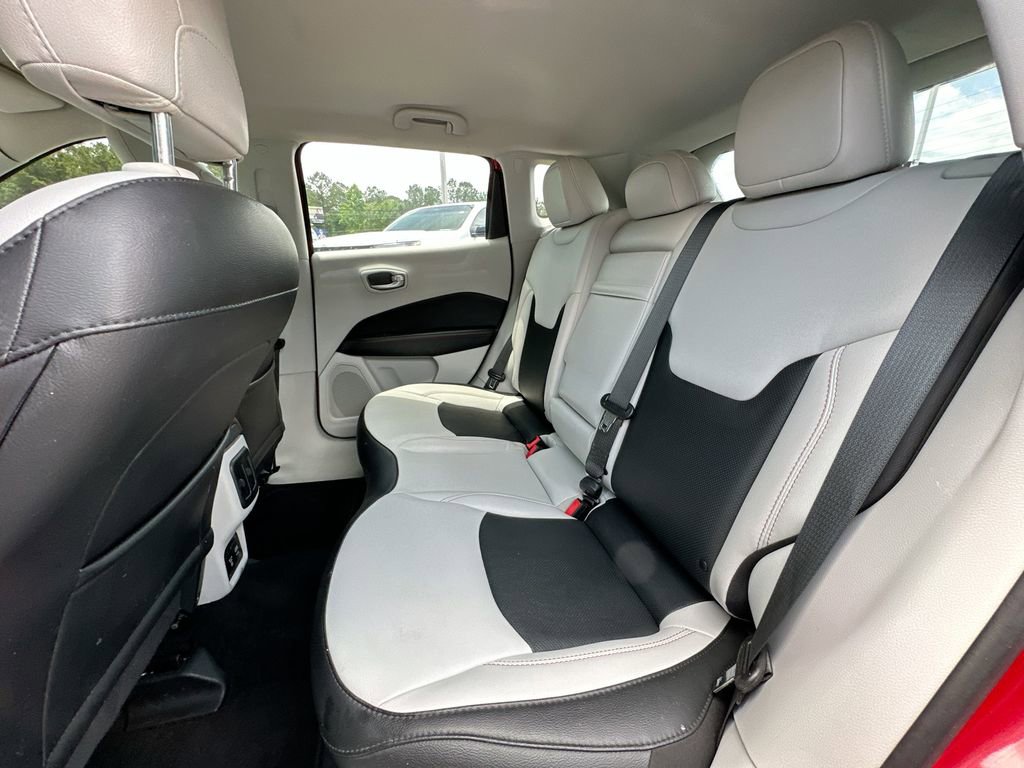 Used 2019 Jeep Compass Limited FWD image 4