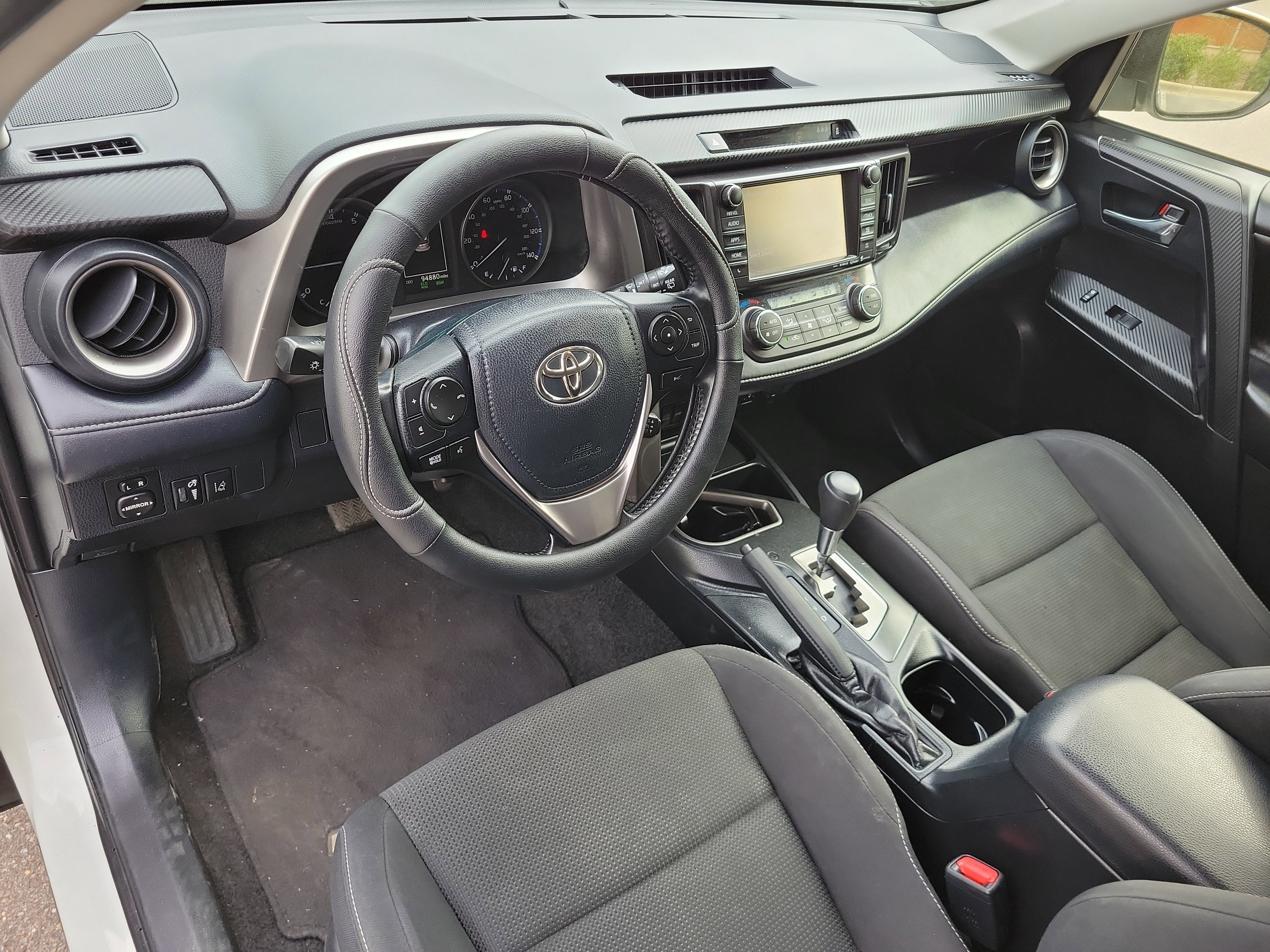 Used 2018 Toyota RAV4 XLE image 8