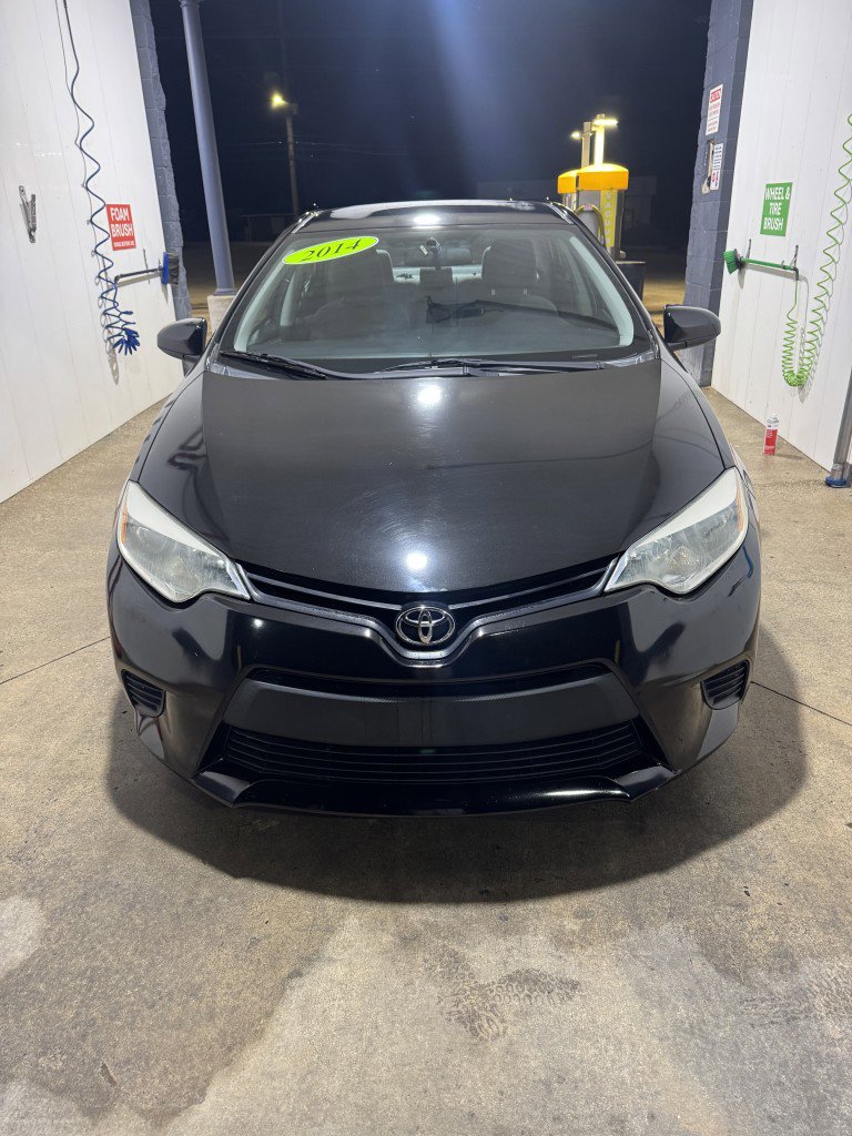 Used 2014 Toyota Corolla LE FWD image 1