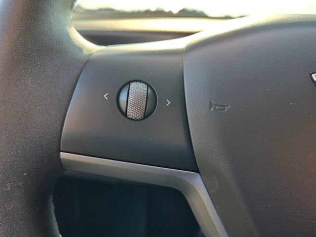 Used 2023 Tesla Model Y Long Range AWD/4WD image 21