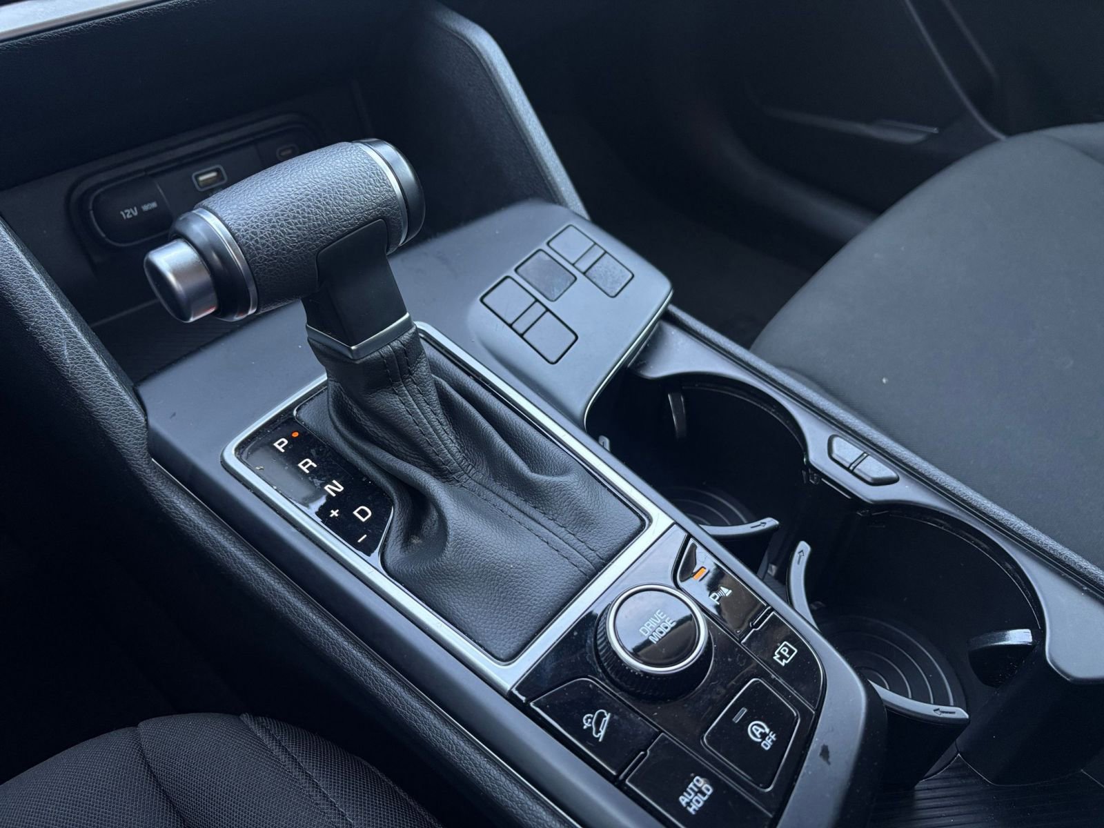 Used 2025 Kia Sportage LX image 40