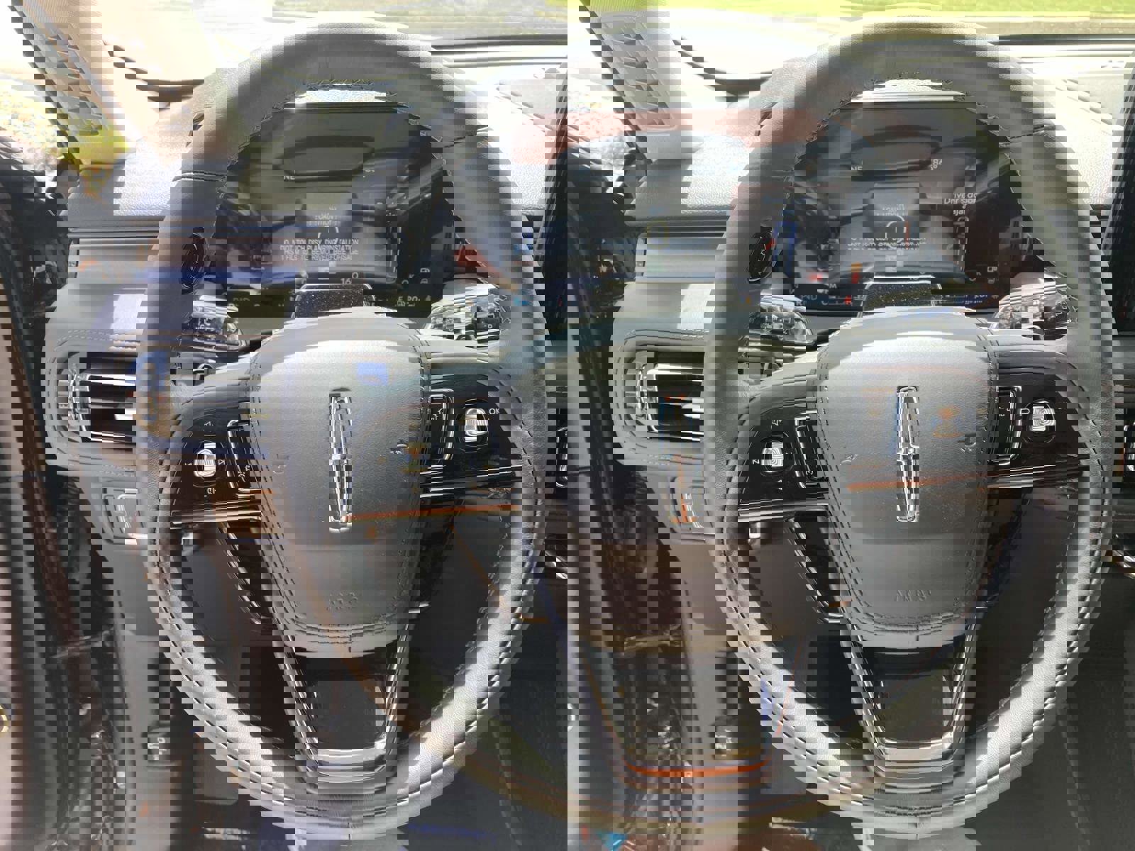 New 2025 Lincoln Aviator 2WD w/ Jet Appearance Package image 30