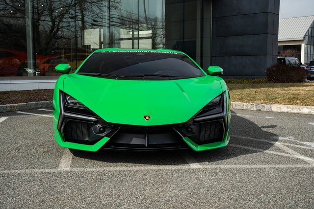 Used 2024 Lamborghini Revuelto image 3