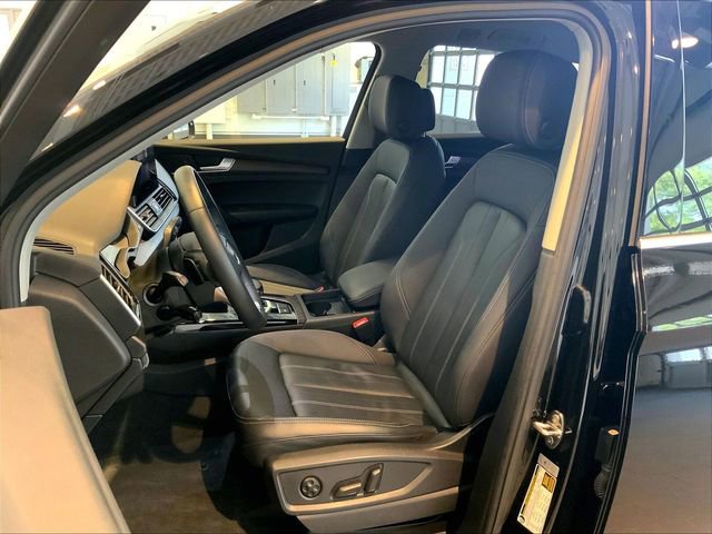 Used 2023 Audi Q5 2.0T Premium w/ Convenience Package AWD/4WD image 5