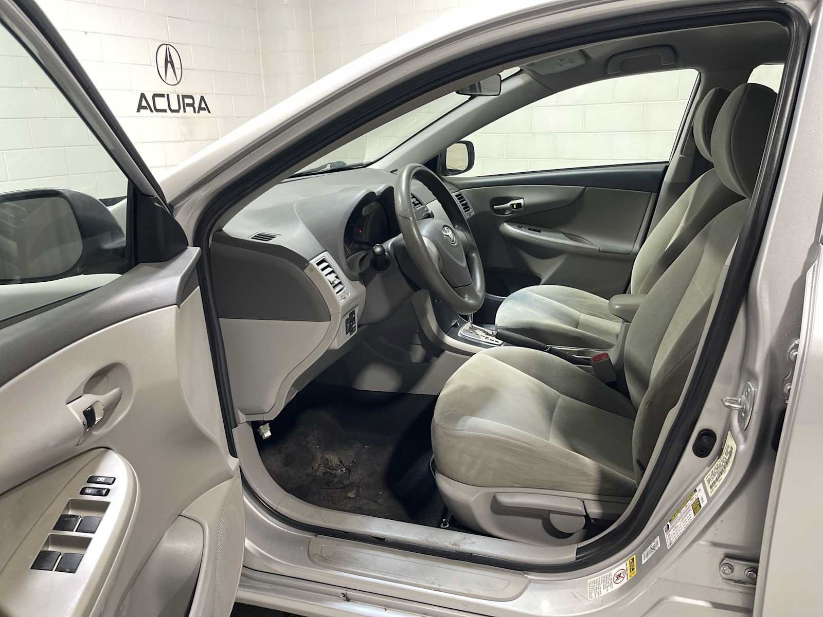 Used 2010 Toyota Corolla LE FWD image 2