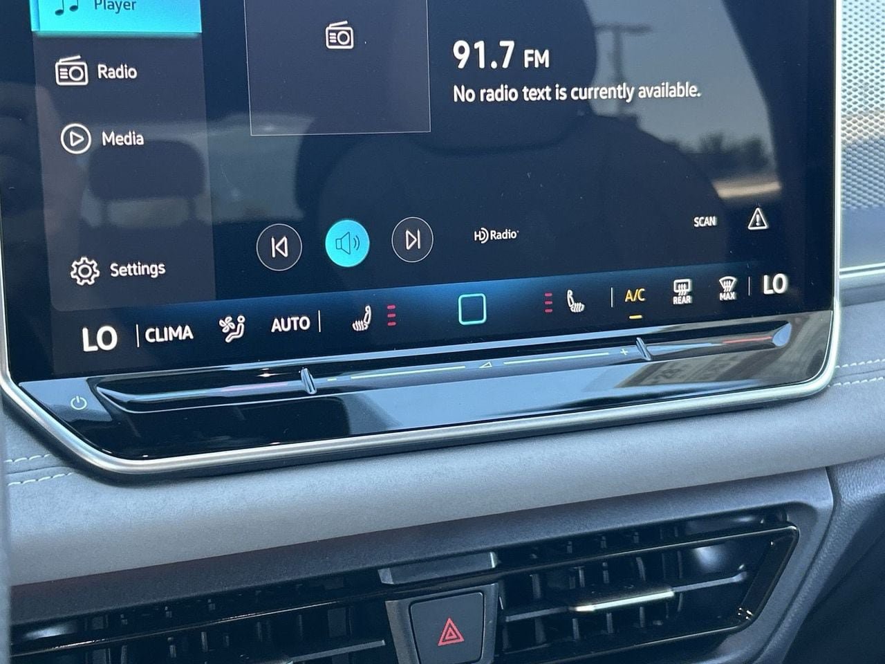 New 2026 Volkswagen Tiguan SE R-Line FWD image 24