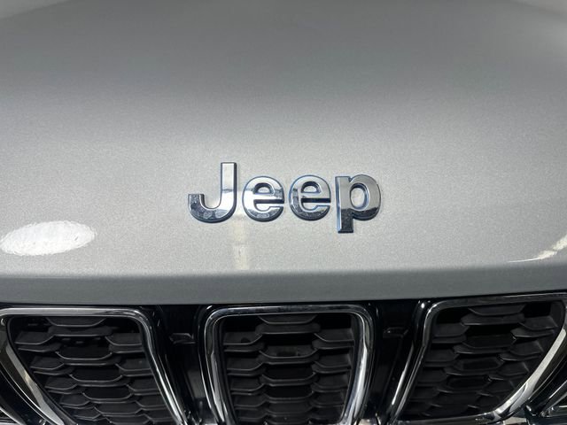 Used 2023 Jeep Grand Cherokee 4WD 4xe image 9
