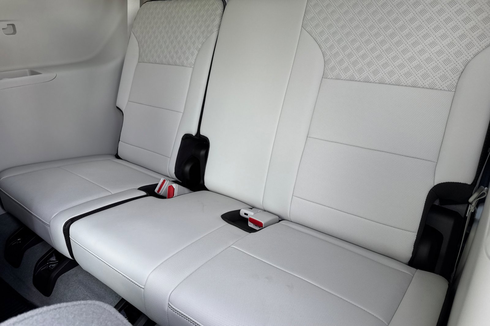 New 2026 GMC Acadia Denali w/ Super Cruise Package image 16