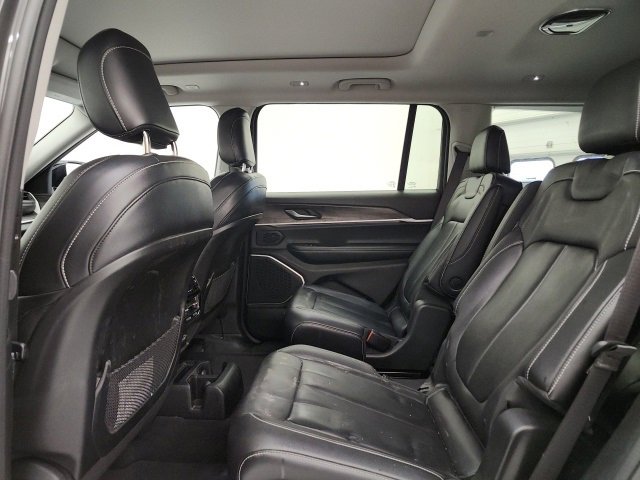 Used 2022 Jeep Grand Cherokee L Limited image 11