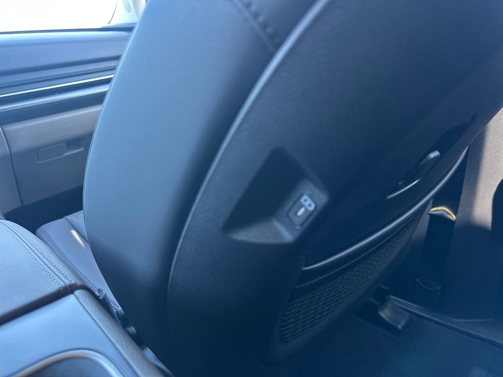 New 2026 Kia Carnival LXS FWD image 16