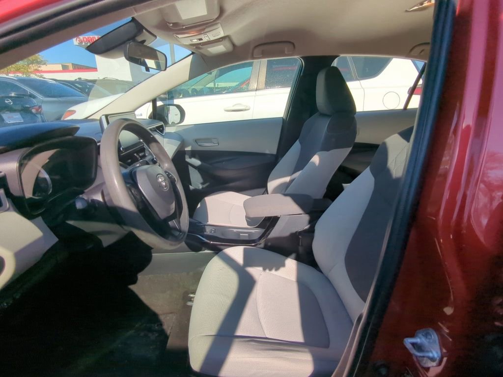 Used 2020 Toyota Corolla LE FWD image 5