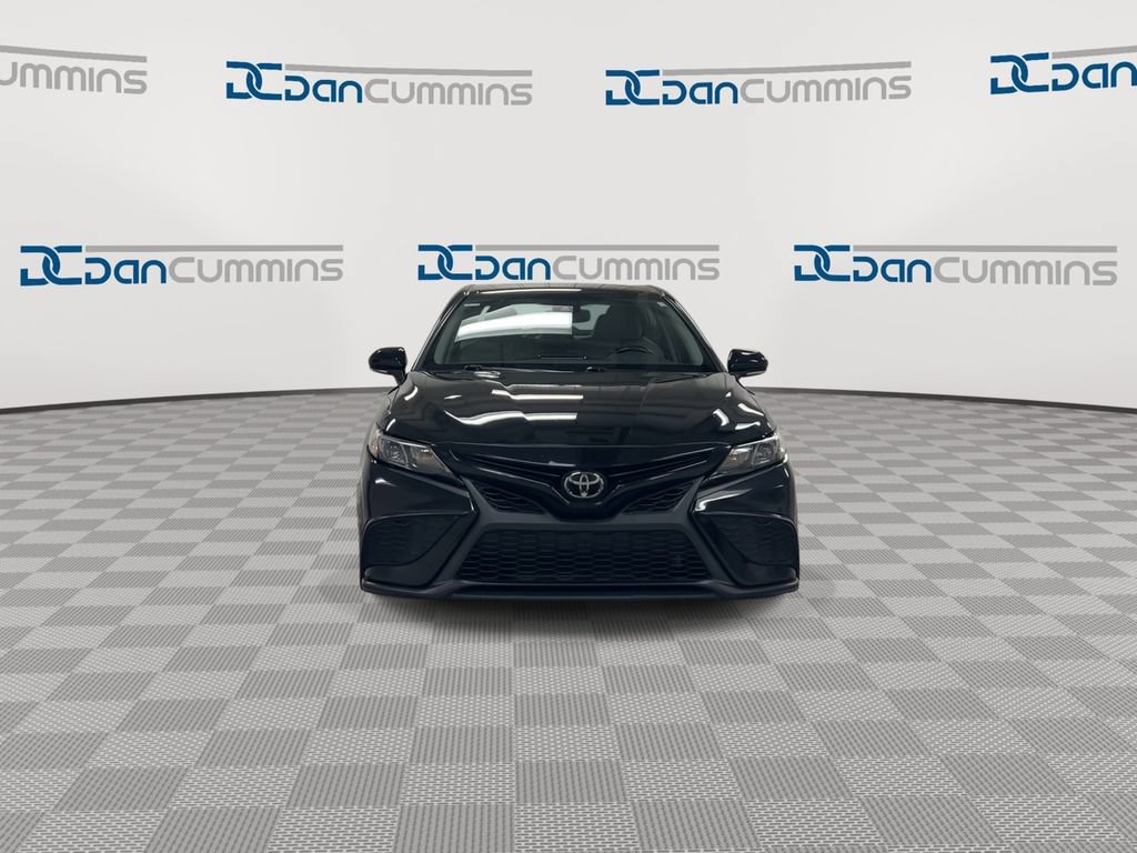 Used 2024 Toyota Camry SE w/ Convenience Package FWD image 3