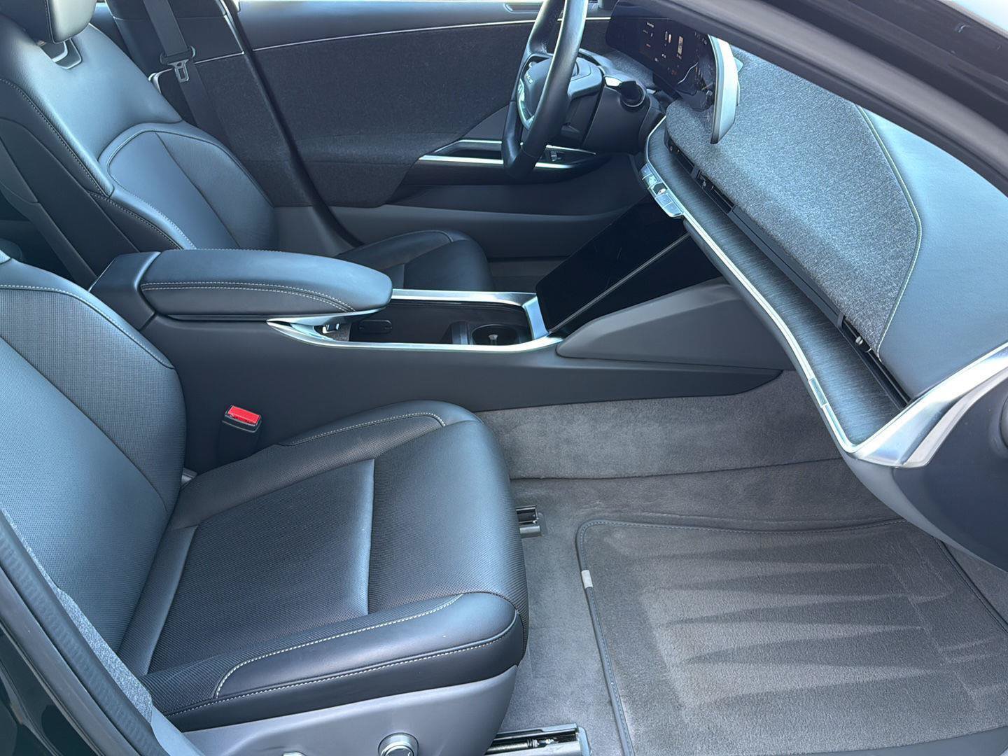 Used 2023 Lucid Air Pure AWD/4WD image 25