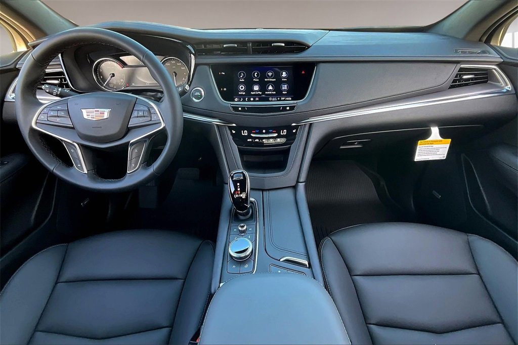 New 2026 Cadillac XT5 Luxury image 5